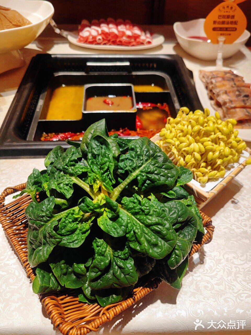 魔都人气美食 | 来巴奴毛肚火锅吃新品老坛酸菜锅底啦