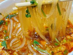 -郎吞虎咽酸辣粉(第一桥店)