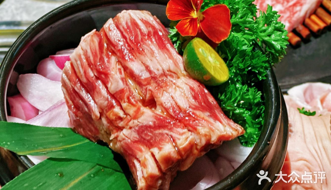 ⚽烤鸽串配球赛！这外摆区也太懂夏天了