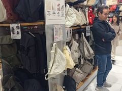 -优衣库(洛阳中州万达广场店)