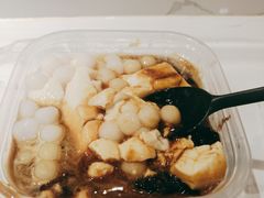红糖黑糯米豆花-甜心闲生传统手工冰粉(太古里店)