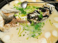 天目湖鱼头-香山湖家家宴(中山陵店)