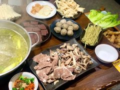 -乡土黄·鲜牛肉火锅·小龙虾(兴业街店)