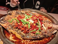 -鸣记脆皮烤鱼·海鲜烤鱼(三八广场店)