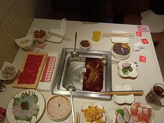 -海底捞火锅鲜切牛肉主题店(长寿路店)