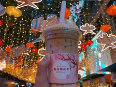珞珈樱花拿铁-瑞幸咖啡(解放碑英利大融城店)