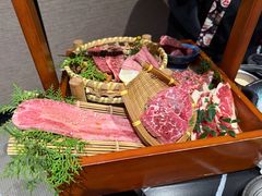-山川小町·极番烧肉(新地假日广场店)