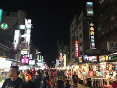 -六合夜市