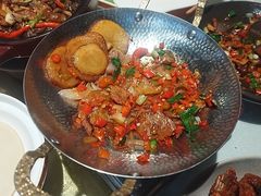 -阿瓦山寨·湘菜现炒·剁椒鱼头王(咸阳总店)