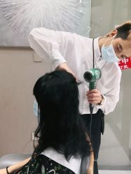 点击看大图 -首脑美发沙龙