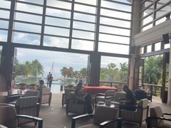 -亚龙湾喜来登·美景台大堂吧