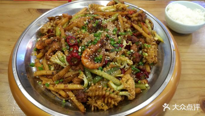 干锅海鲜全家福