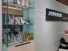 -瑞尔齿科(南京东路名人诊所)