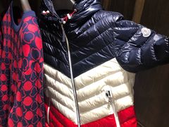 店内环境-文艺复兴百货(米兰大教堂广场店)