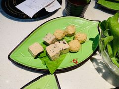 黑木耳糕贡丸拼-一叶一世界·素食餐厅(锦华万达店)