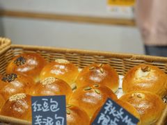 -沁屋面包店(人民东路店)