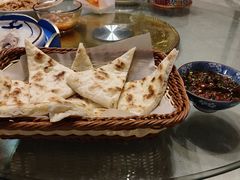 锡伯大饼-一个勺子新疆锡伯主题私房菜(红墙巷49号院店)