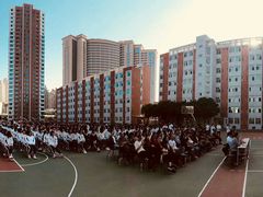 -泉州现代中学