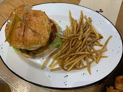 -HELLO 27 意面·沙拉·帕尼尼