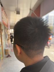 -海文先生国潮烫染男士理发馆