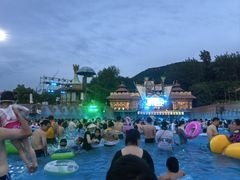 -汤山欢乐水世界