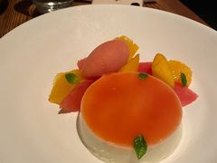 意式奶冻配当季水果-Mercato莫卡多露台餐厅与酒吧(K11店)