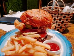 -layback cafe & bar