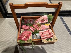 -山川小町·极番烧肉(新地假日广场店)