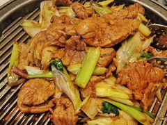 经典葱爆小羔羊肉-悦融·京鲁菜·露台花园(安定门店)