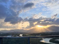 -瑰丽酒店·海吧·天际下午茶·现场DJ·天台酒吧