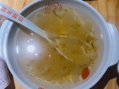 木耳炖桃胶-恋萍小吃(时代店)