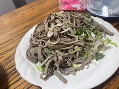 -溢心园香河肉饼总店