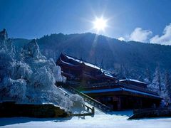 -峨嵋山金顶
