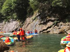 -安吉龙王山峡谷漂流