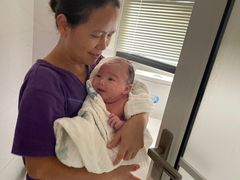 -鲸鱼妈妈月嫂/育婴师定制