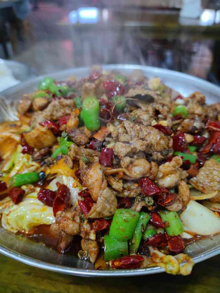 盐都干锅王(海棠路店)-"我们八个人点了两个小锅,可以每个锅拼两个.