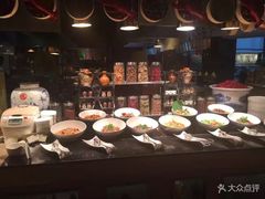 自助调料区-OPEN開全日自助餐厅·西餐·海鲜(佛山希尔顿酒店)