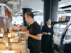 -宝利来国际大酒店-凤凰阁旋转餐厅