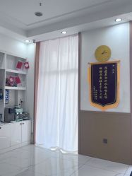 -靓芙泉专研痘痘肌