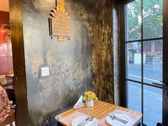 靠窗位-克比叔叔印度餐厅Kebabs on the Grille(永康路分店)