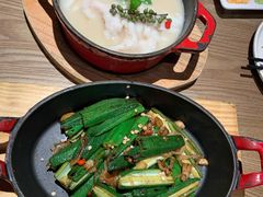 酸汤嫩鱼片-小大董·烤鸭(凤凰汇店)