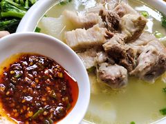 萝卜炖肘子-荣生萝卜汤饭店
