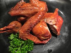 脆皮乳鸽-汤城小厨•粤菜•靓汤(金宝街店)