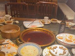 -小天鹅火锅·一线江景洪鼎旗舰店(洪崖洞店)