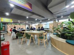 -曹家渡街道图书馆
