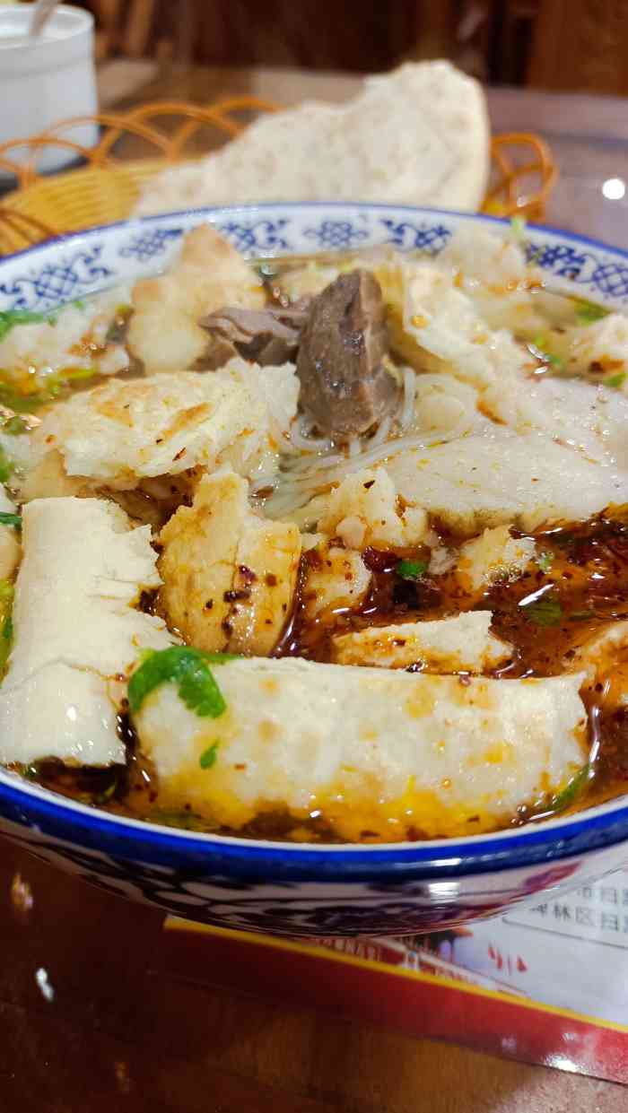 东府小杨澄城水盆羊肉-"本来是去吃澄城会馆的,可是我有一个作精的.