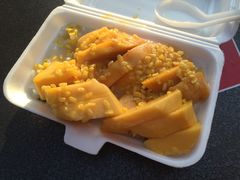 -芒果糯米饭摊子