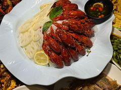 -肥肥虾庄·金牌油焖大虾(汉街SKP店)