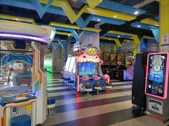-反斗乐园π·电玩·高空拓展·蹦床(龙华天虹店)