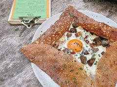 鸡蛋蘑菇熏肉荞麦可丽饼-RAC BAR(安福路店)